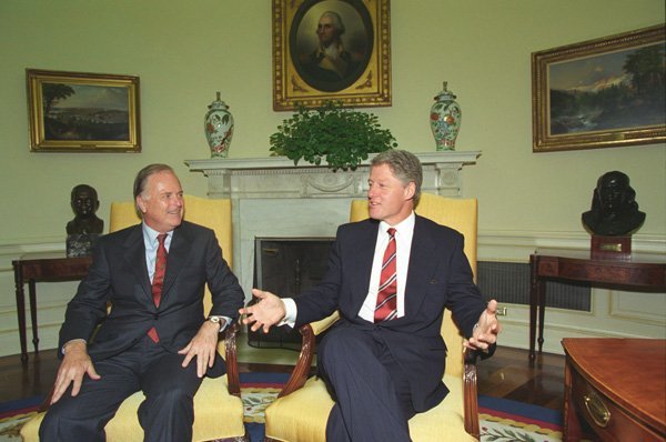 File:Bill Clinton and Richard Riordan.jpg - Wikimedia Commons