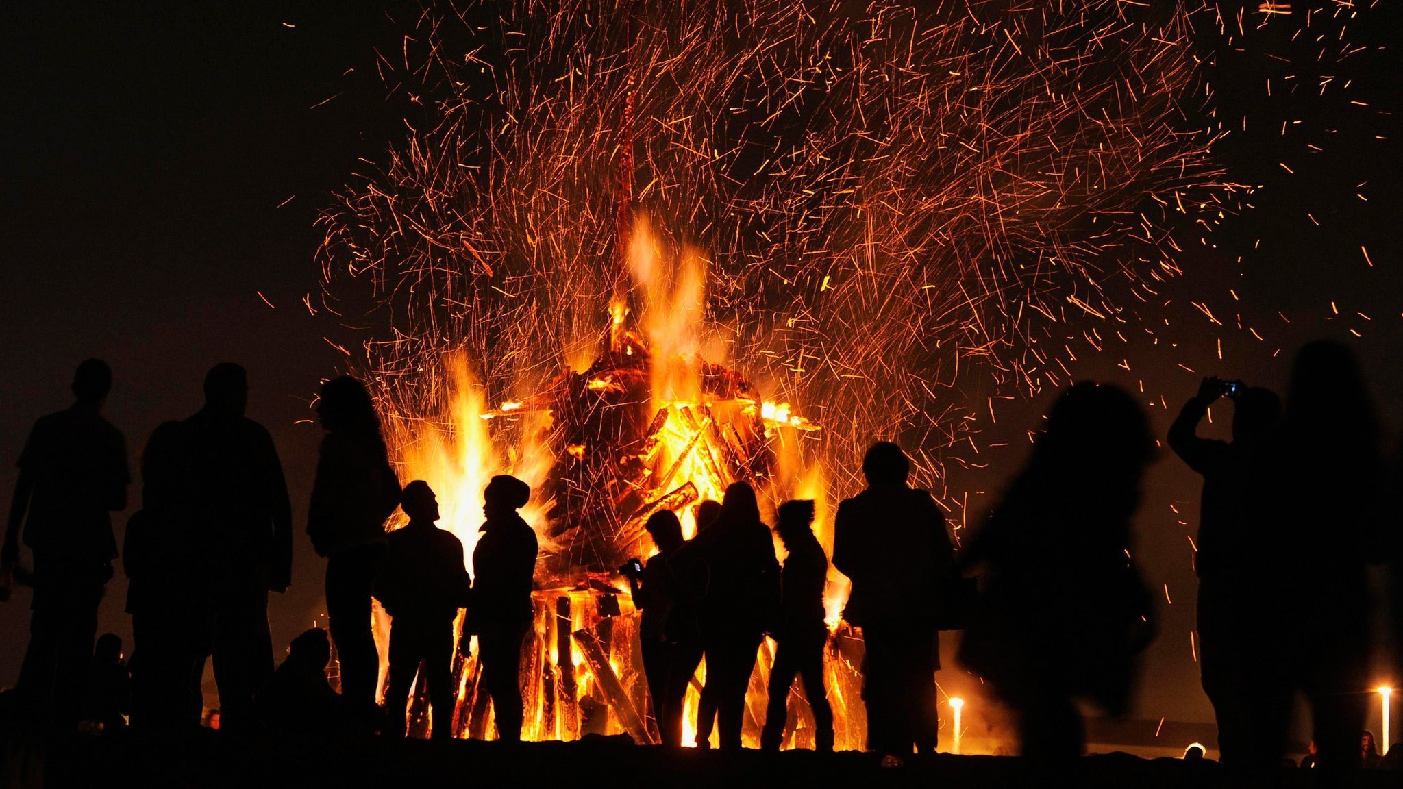 Bonfire Night: What is the story behind it? - CBBC Newsround