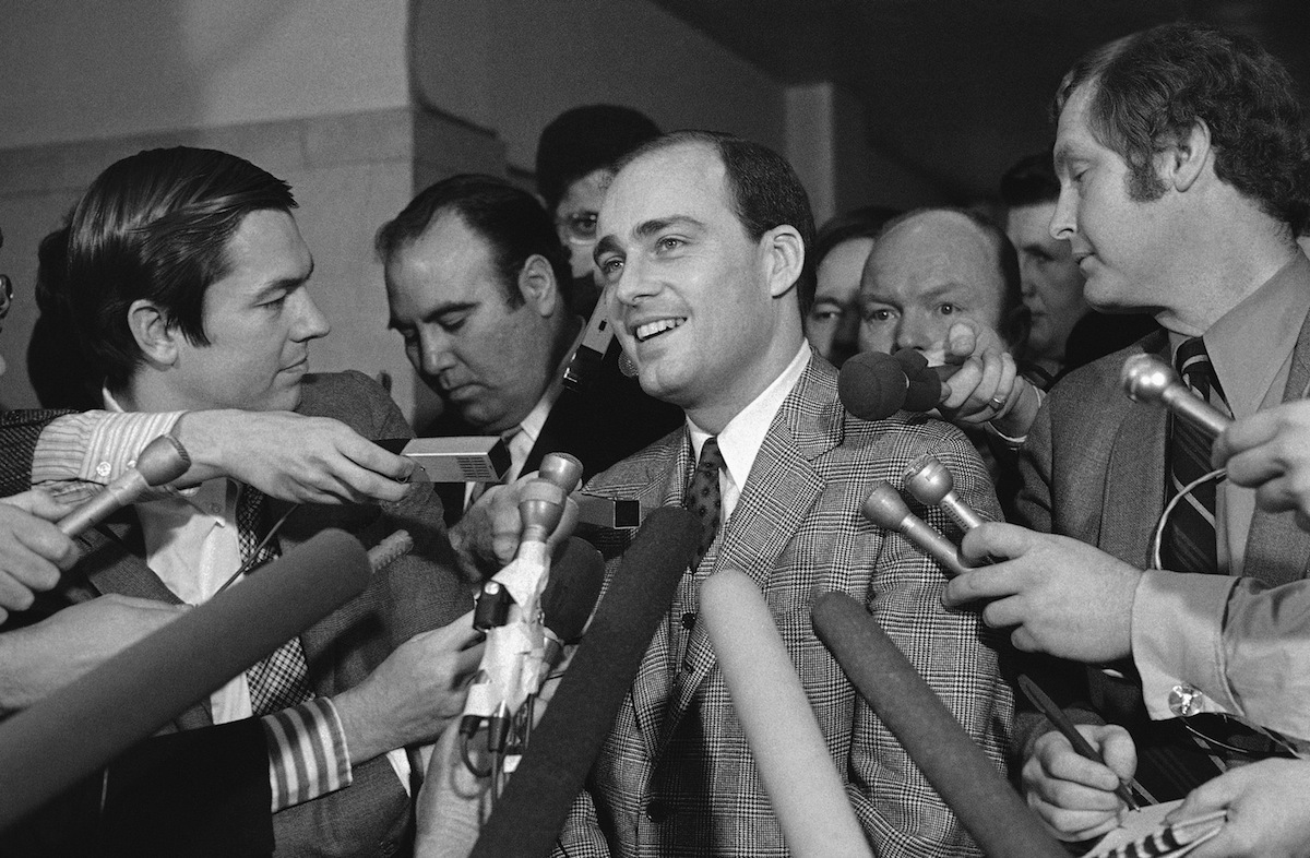 Vincent Bugliosi, the Beast of a Prosecutor Who Took Down Charles Manson, Is Dead