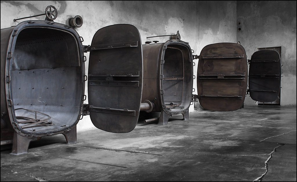 Central Sauna - gas chambers for delousing clothes taken f… | Flickr