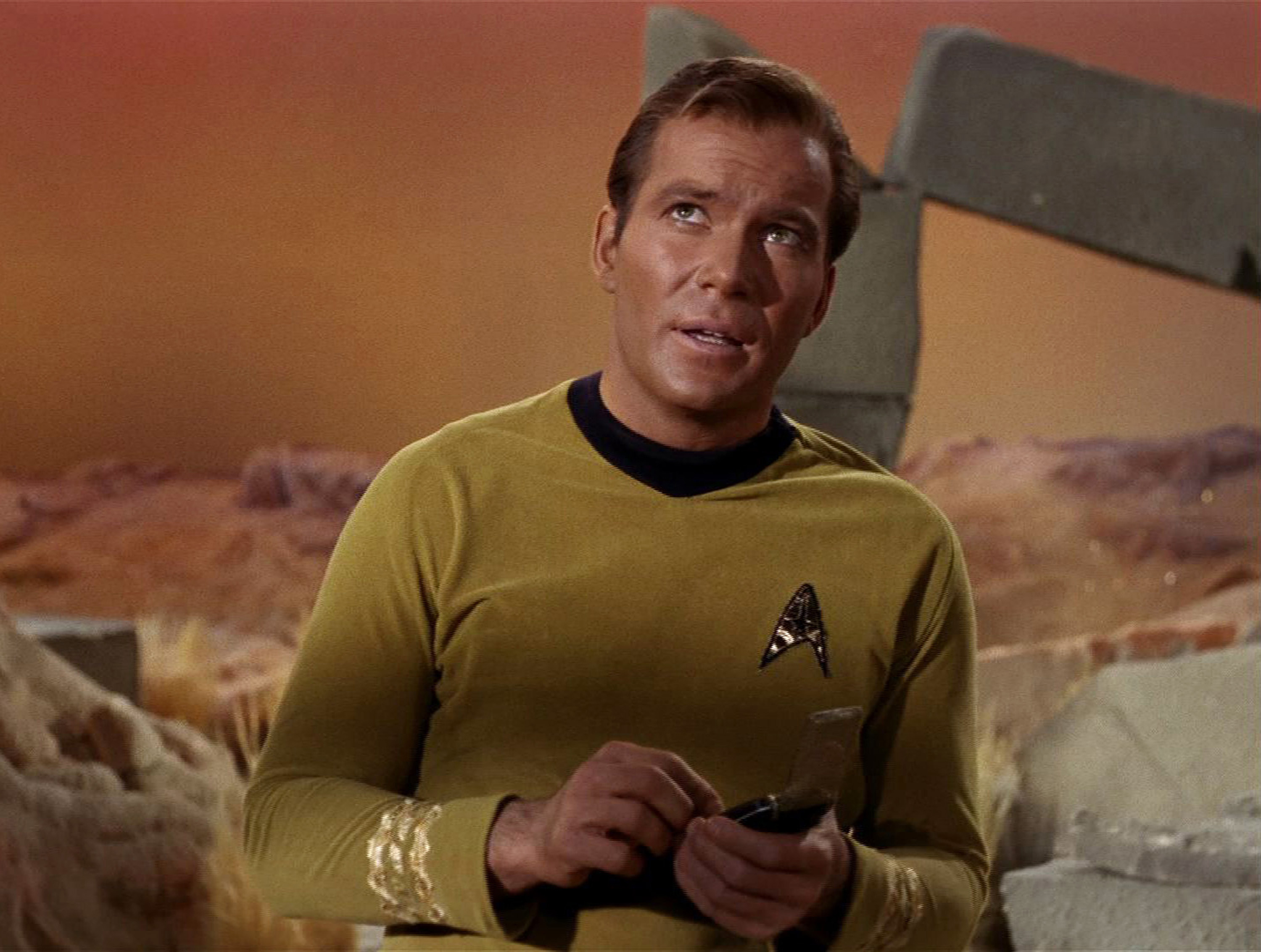 Star Trek': William Shatner Responds to Claim Captain Kirk Was Bisexual