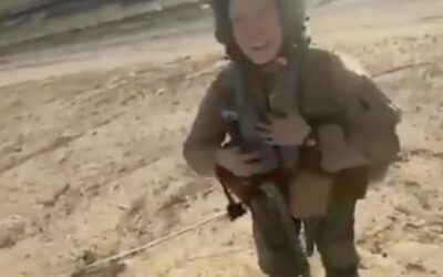 WATCH: Incredible Moment Kuwaiti Man Rushes In To Help Downed USA Fighter Pilot