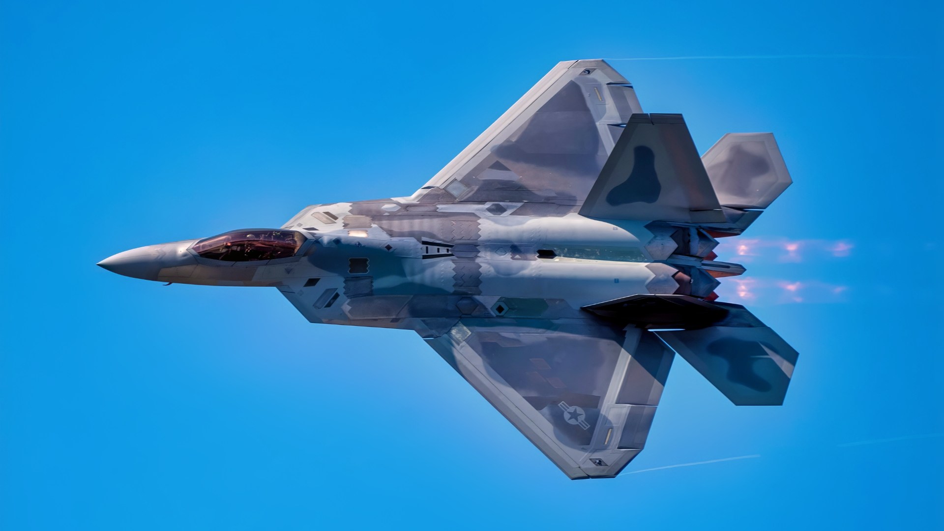 VIRGINIA BEACH, Va. (Sept. 20, 2025) The United States Air Force F-22 Demo Team performs at the 2025 Naval Air Station (NAS) Oceana Air Show aboard NAS Oceana, Sept. 20, 2025. The show’s theme celebrated 250 years of America’s navy and featured performances highlighting the precision, power, and innovation of naval aviation. (U.S. Navy photo by Mass Communication Specialist Seaman Apprentice Oliver McCain Vieira)