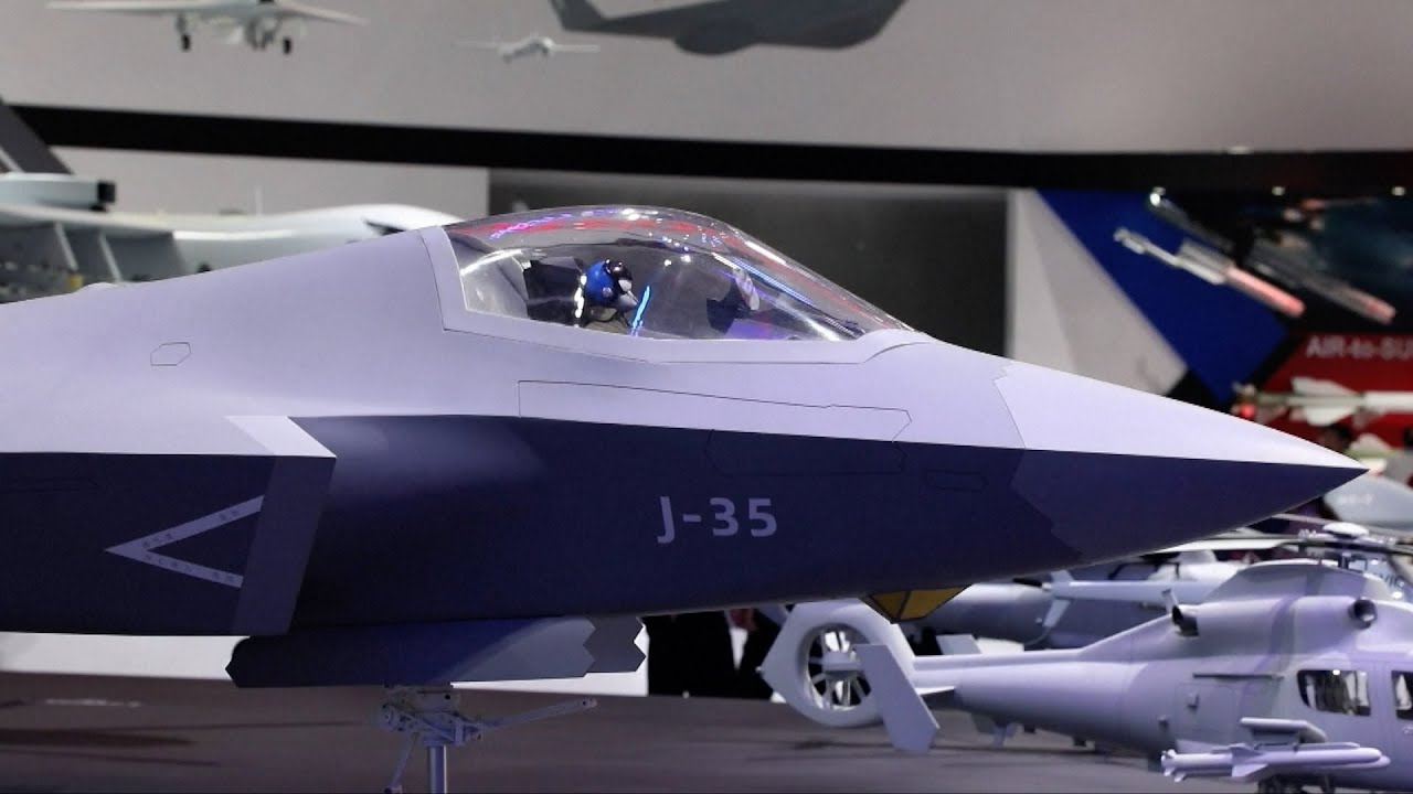 J-35 Fighter Screenshot