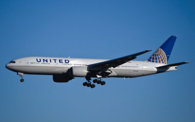 United Airlines Plane Nearly Hits Drone While Landing