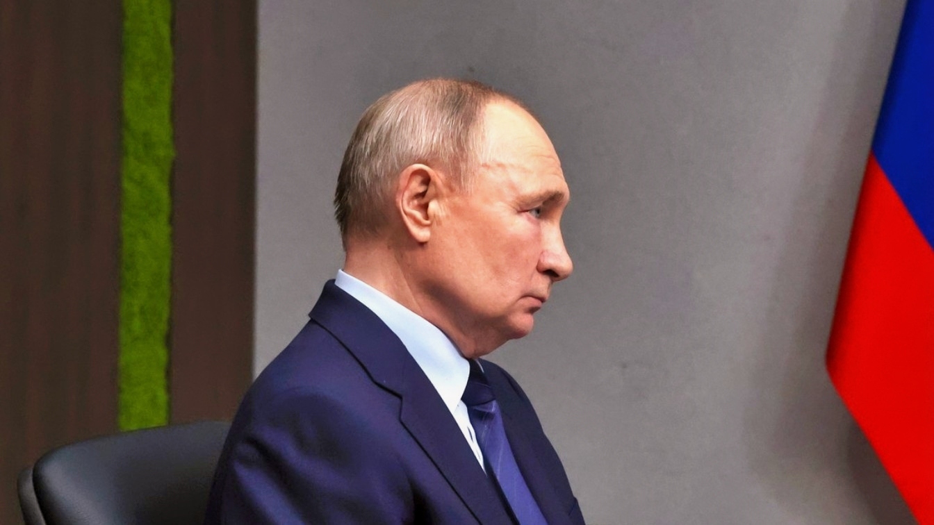 Putin Meeting with Staff Russian Federation Creation Commons Photo